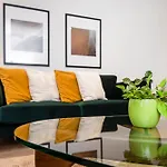 Stylish 2 Bed Close To Battersea Power Station
