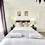 Comfortable Family Apartment Near Central London