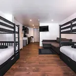 Piccadilly Wonderland Sleep 8 Vra