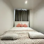 Hyde Park Comfortable Family Apartment