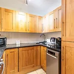 Elegant South Kensington Flat Near Tube & Museums