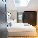 Elegant South Kensington Flat Near Tube & Museums