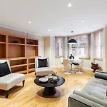 Elegant South Kensington Flat Near Tube & Museums