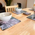Entire Apartment Close To Wembley Stadium