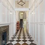 Modern Two Bed Two Bath Flat In Kensington - Knightsbridge