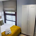 Lt Grove Apartment - Stratford