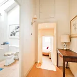Traditional Mews Home In Westminster