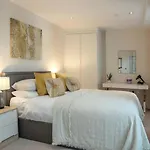 Westminster 2 Bed 2 Bath Apartment