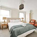 Classic Knightsbridge Townhouse