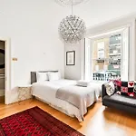 Classic Knightsbridge Townhouse