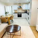 Westferry Deluxe Penthouse