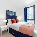 Gorgeous Central 2Bdr Apartment, Communal Garden