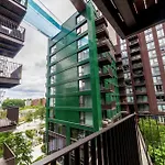 Gorgeous Central 2Bdr Apartment, Communal Garden