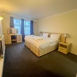 Lavish 2 Bedroom Apartment In The Heart Of Mayfairs Luxury H11