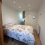 Ensuite Double Room Near Excel London