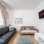Classic Apartment Near Airport, 02 Arena, Drl, Excel Exhibition Centre