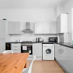 Classic Apartment Near Airport, 02 Arena, Drl, Excel Exhibition Centre