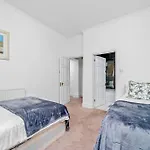 Elegant 2Bed By 02 Arena, Airport With Fast Wi-Fi And Parking