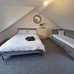 Lovely 3 Bedroom Serviced Apartment In Leytonstone