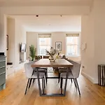 The Chelsea Nest - Stylish 2Bdr With Balcony