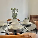 Stay Near Westfield Stratford & Abba Arena!