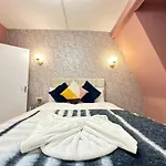 Comfortable Family Apartment Near Central London