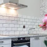 Vibrant 2 Bedroom Flat In Victorian House, Earl\'S Court