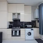 Comfy Flat Near Portobello Road