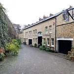 Veeve - Stables Mews