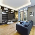 Covent Garden Entire Modern Classic Flat 62Sqm Sleeps 5