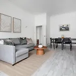 Experience Kensington Class In 2Bd Apt
