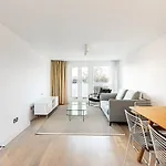 Stylish 2Bedroom Apartment With Balcony