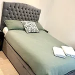 1 Bed Apartment Within London