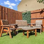 Lovely 2-Bed Rental Close To Excel And O2 Arena