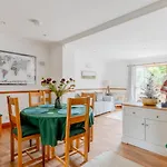 Spacious And Inviting 4Bd Home Haggerston