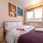 3Br-Sleeps9-Parking-Familyfriendly-Nearexcel