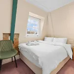 1Br Furnished W Sofa Bed In Chelsea