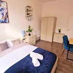 Short Stays At Barking Road