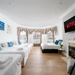 Cozy 2-Bed Group & Family Apartment Near Excel & 02 Arena With Parking & Balcony