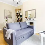 Notting Hill Apartments In Perfect Location