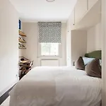 Charming Maisonette With Workspace In Notting Hill