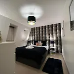 Fulham Beautiful Family Apartment