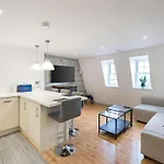 Fulham Beautiful Family Apartment