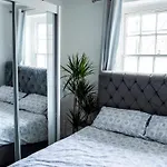 Exquisite Flat In Archway And Highgate Area