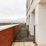 3Br 2Bth Penthouse In Central London