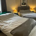 3 Room Flat Share Fitzrovia, London