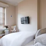 Charming London City Apartment