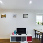 The Peckham Place - 1Bdr Apartment With Balcony
