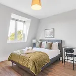 2 Bed Spacious Brand New Flat