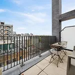Impeccable Modern 2Br Apartment Peachy Stays